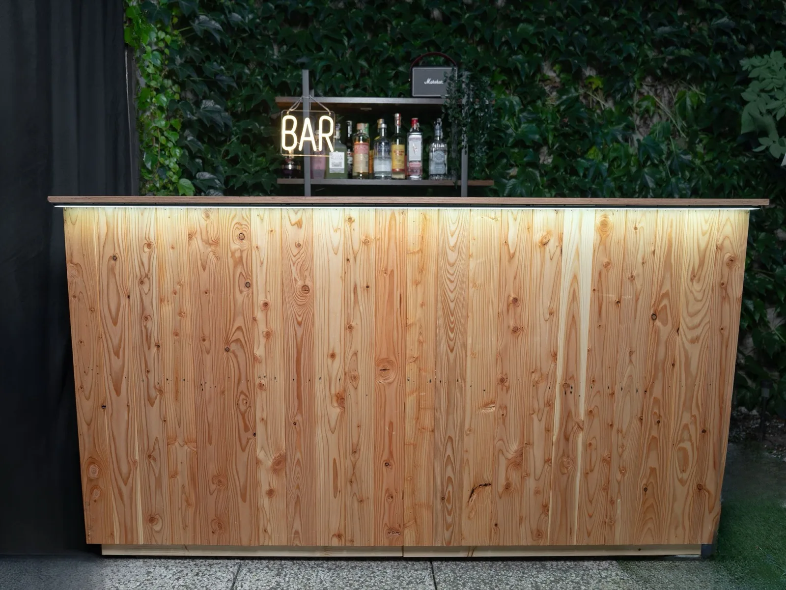 Mobilní bar – dřevěné provedení